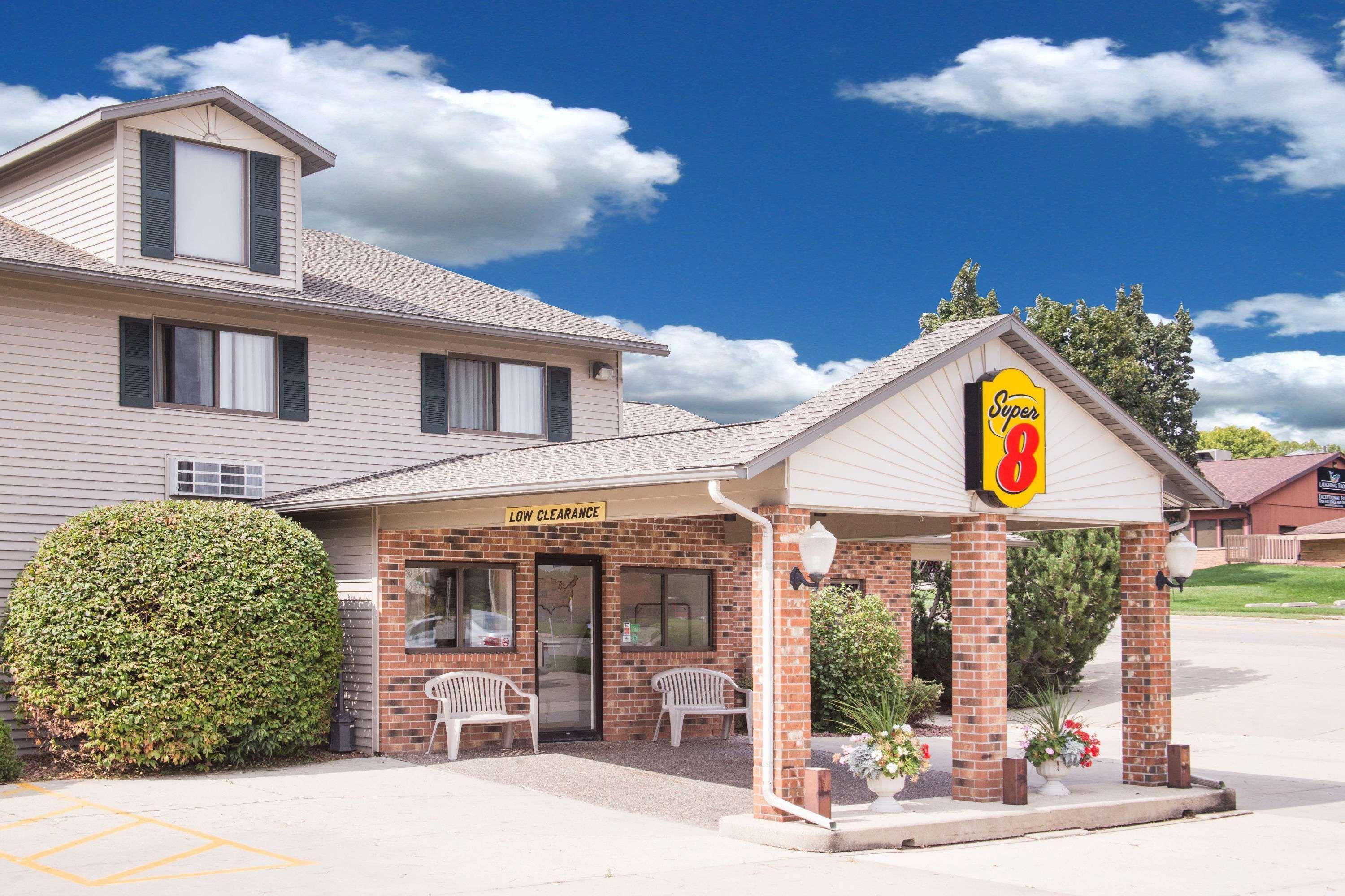 ซูเปอร์ 8 บาย วินด์แฮม มอนโร Hotel Monroe ภายนอก รูปภาพ