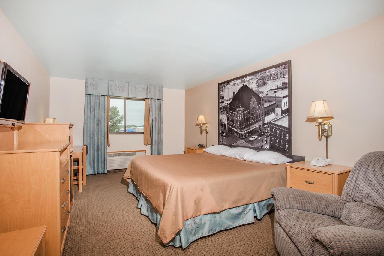 ซูเปอร์ 8 บาย วินด์แฮม มอนโร Hotel Monroe ภายนอก รูปภาพ